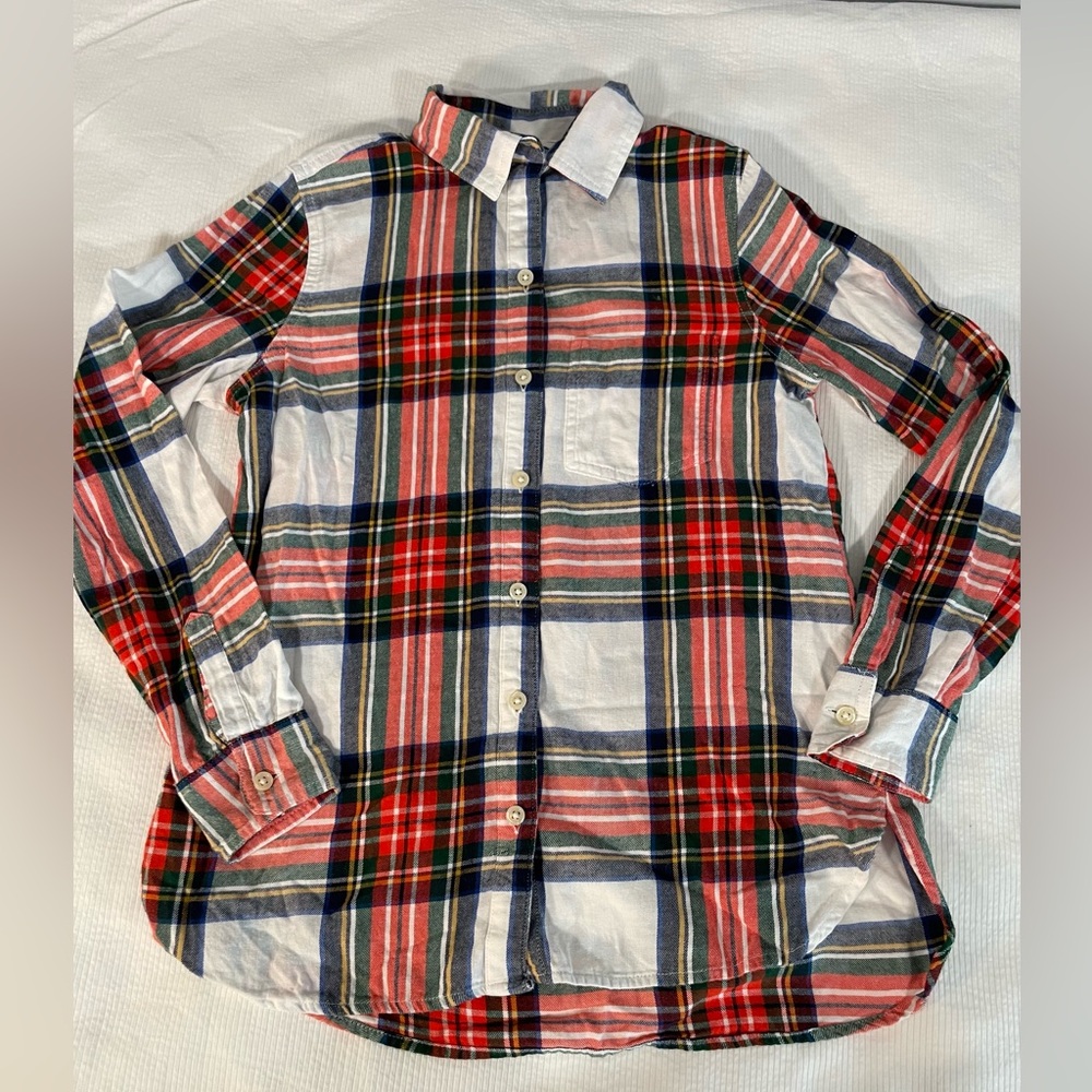Old Navy women’s red plaid flannel button up shirt. Size x-small.